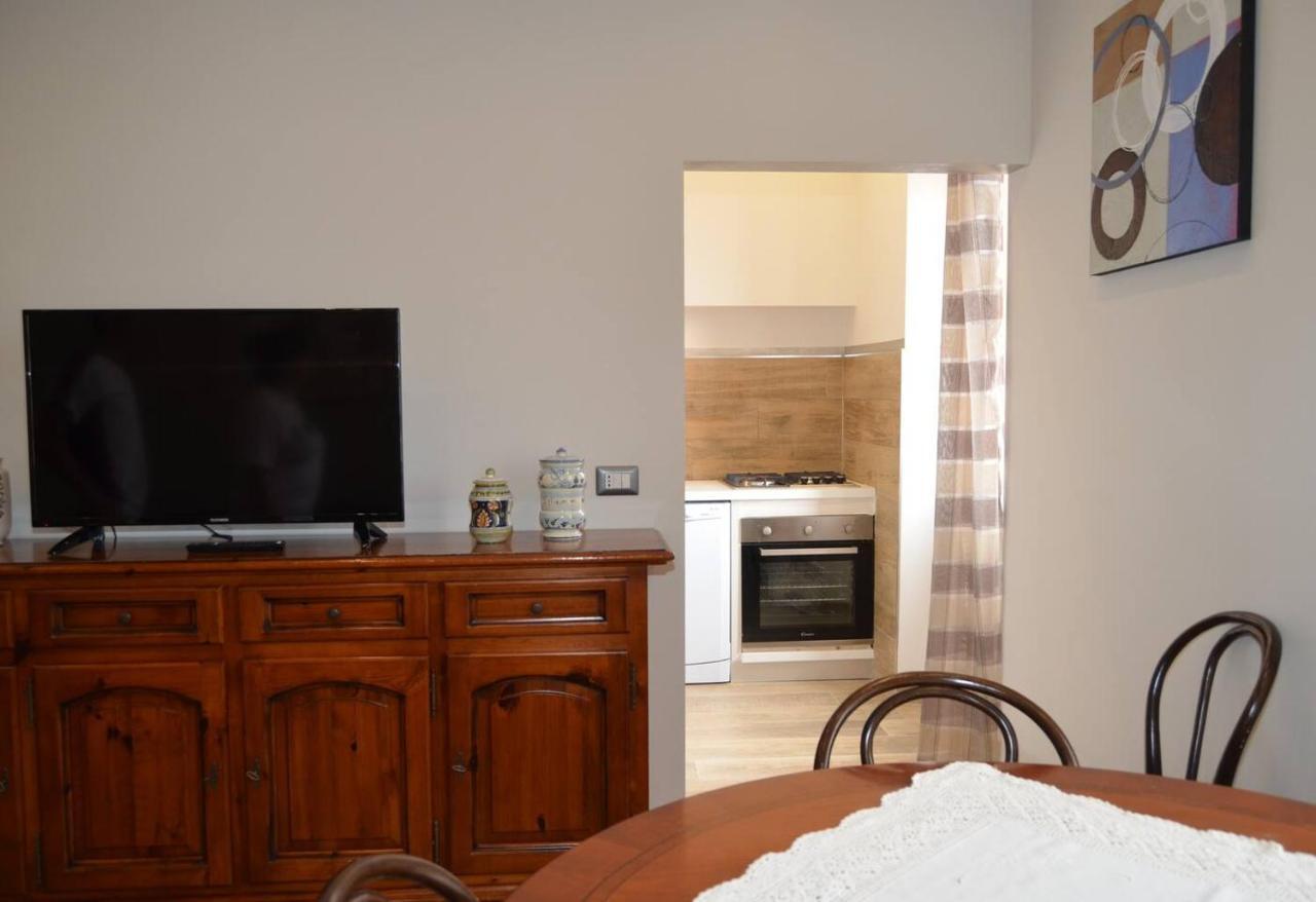 Le Scalette Bed and Breakfast La Maddalena  Eksteriør billede